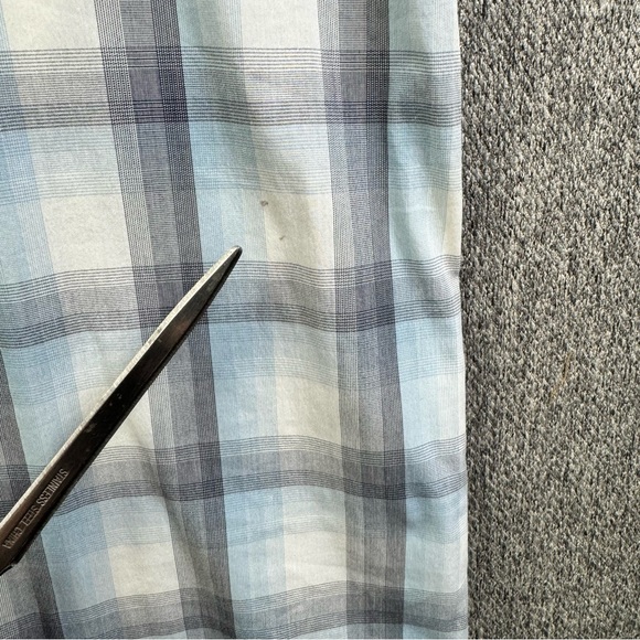 Travis Mathew Blue Gray Plaid Short Sleeve Button Up Shirt Men's Size L READ - Picture 12 of 13